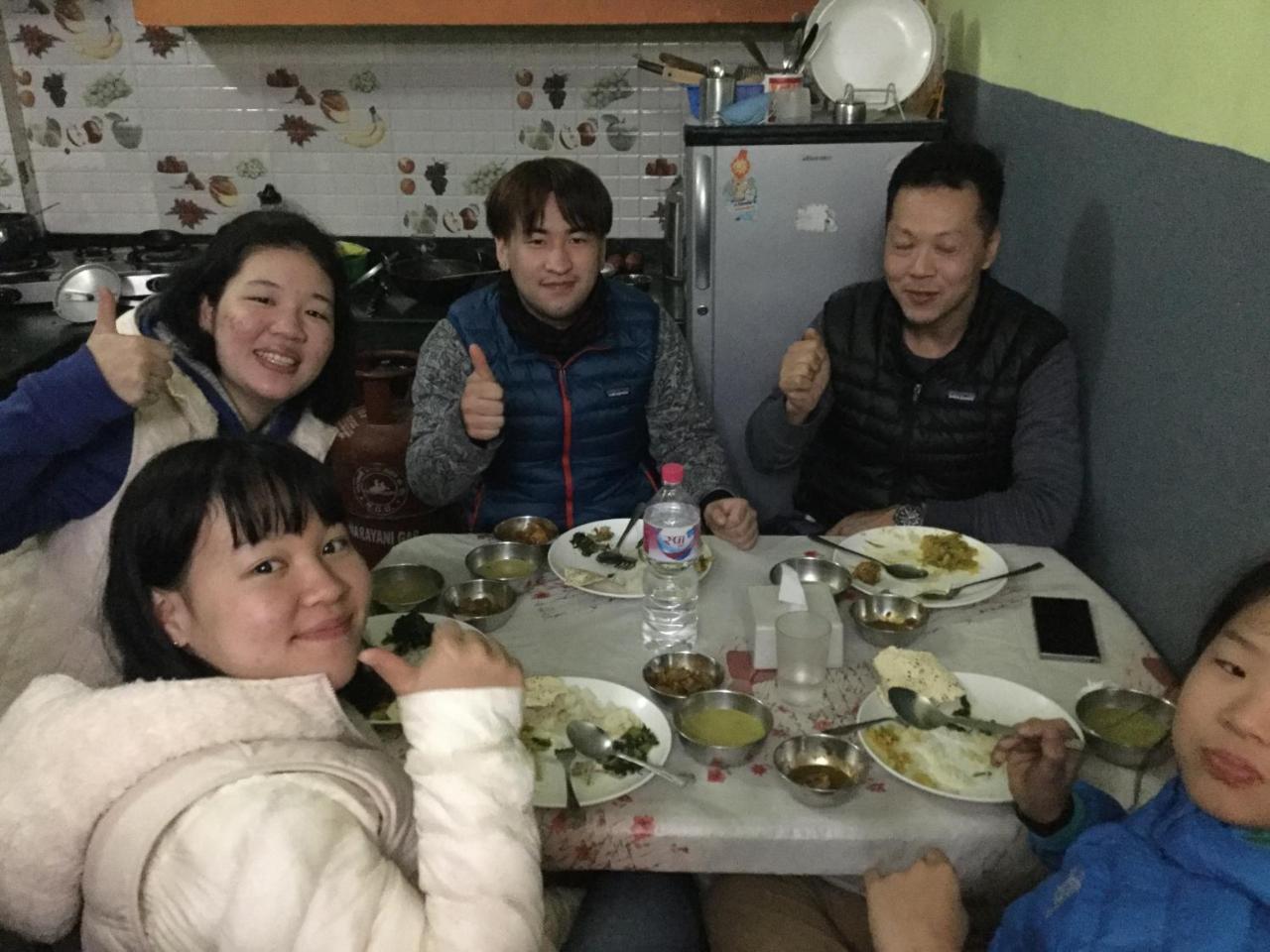 Bishnu Homestay Покхара Экстерьер фото
